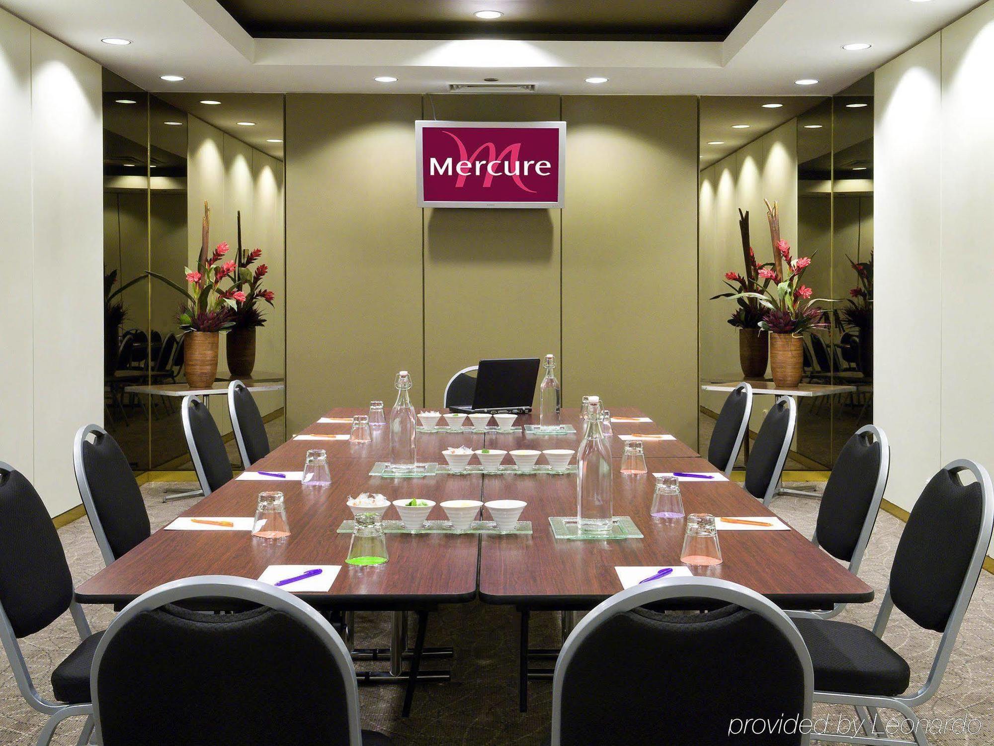 Mercure Melbourne Treasury Gardens Extérieur photo